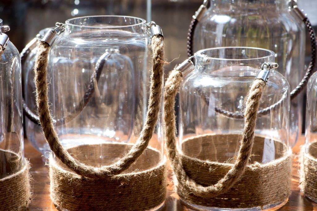 Beauty glass with brown ropes