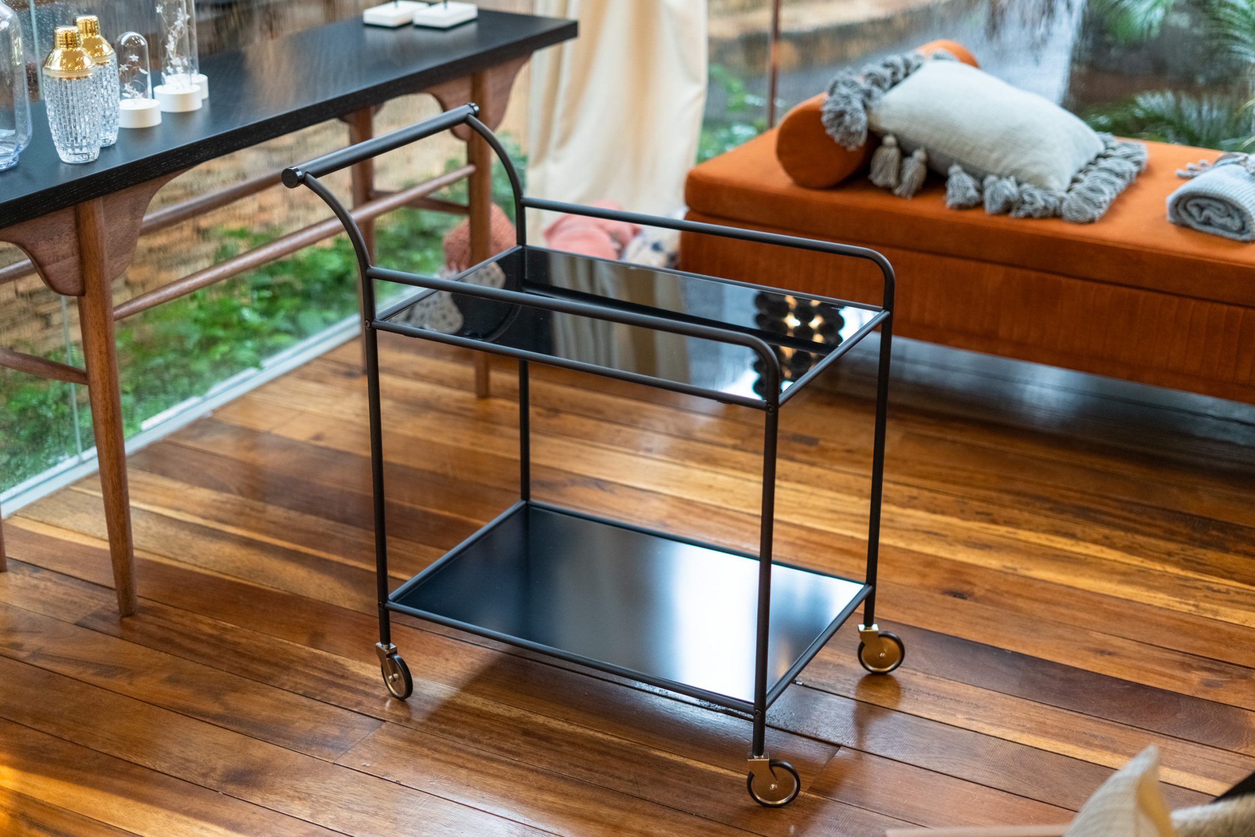 Fine Bar Table, Black, Glass