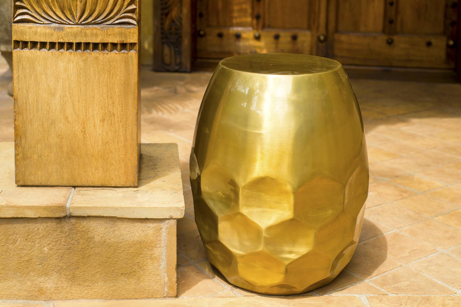 Stool with rice hammer brass