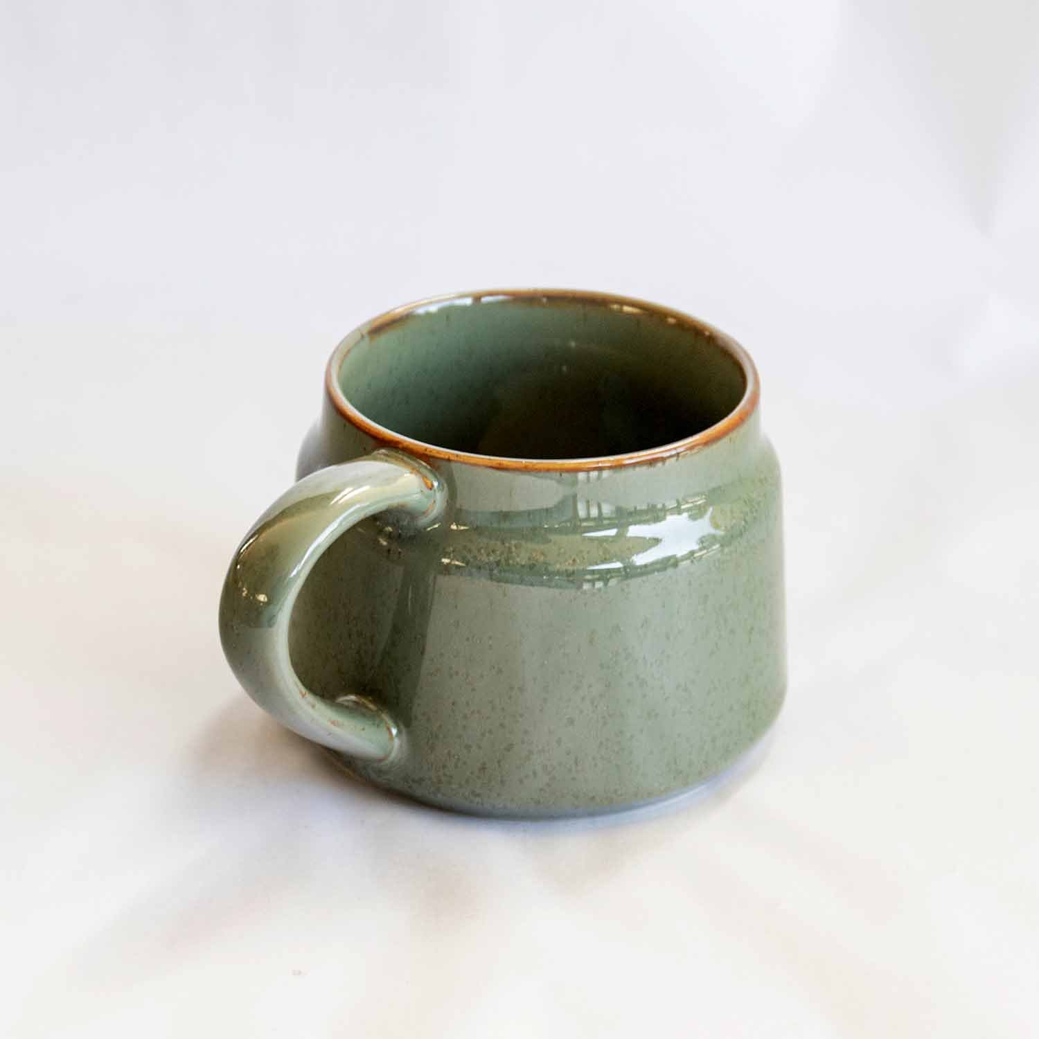 Pixie mug green stoneware