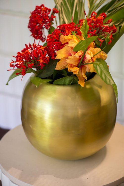 Vase round brass gold